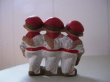 画像4: Vintage 　テラコッタの素焼き人形　赤帽子の3人組 (4)