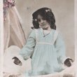 画像1: Postcard 　ベッドでお祈りをする女の子　フランス1906年 (1)