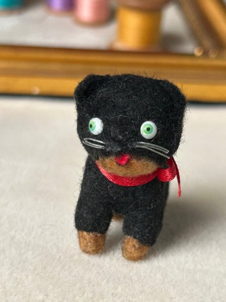 画像1: Vintage style Handmade miniature toy ハンドメイド　アンティーク風ミニチュア　アートドール　黒猫ブリンキー (1)